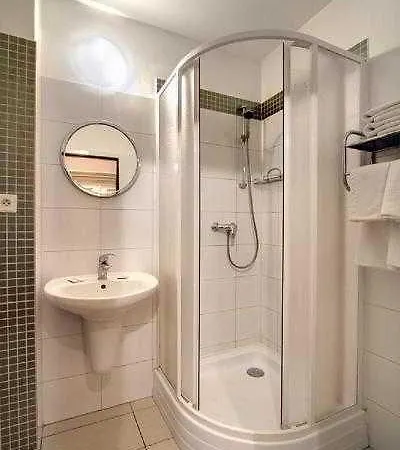 Alexandra Hotel 3*